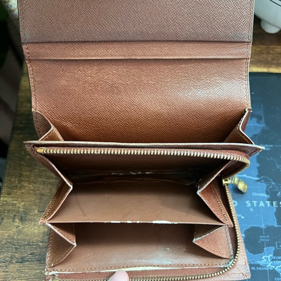 Louis Vuitton Tresor Wallet Monogram - Picture 4 of 12